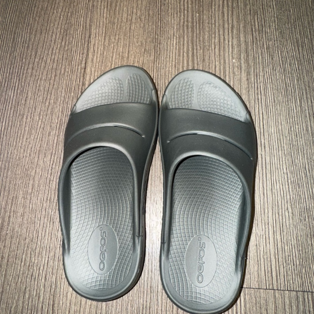 Oofos OOahh Slide